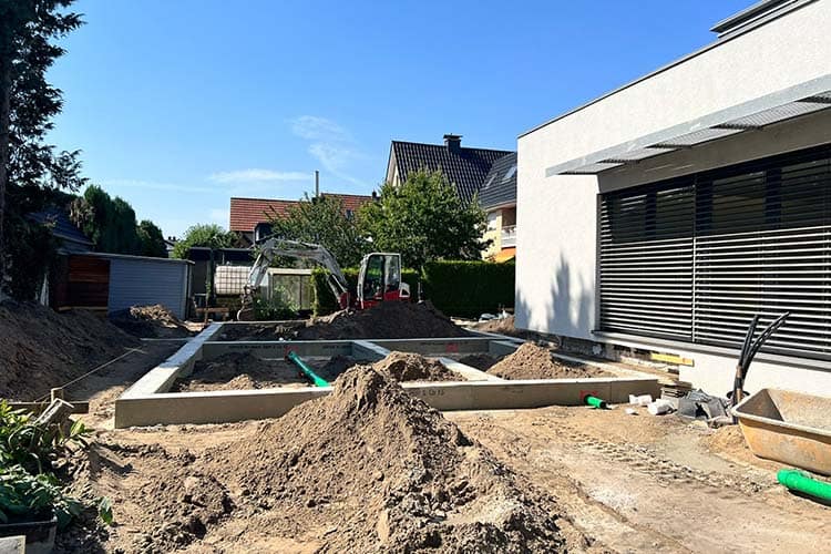 der Bau im Juli 0222